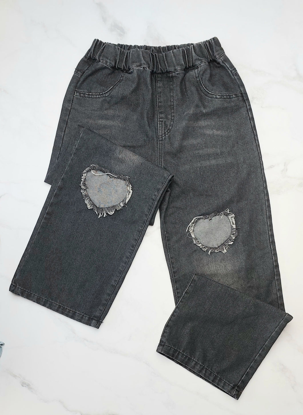 JEANS GRISES CORAZONES DESHILACHADOS